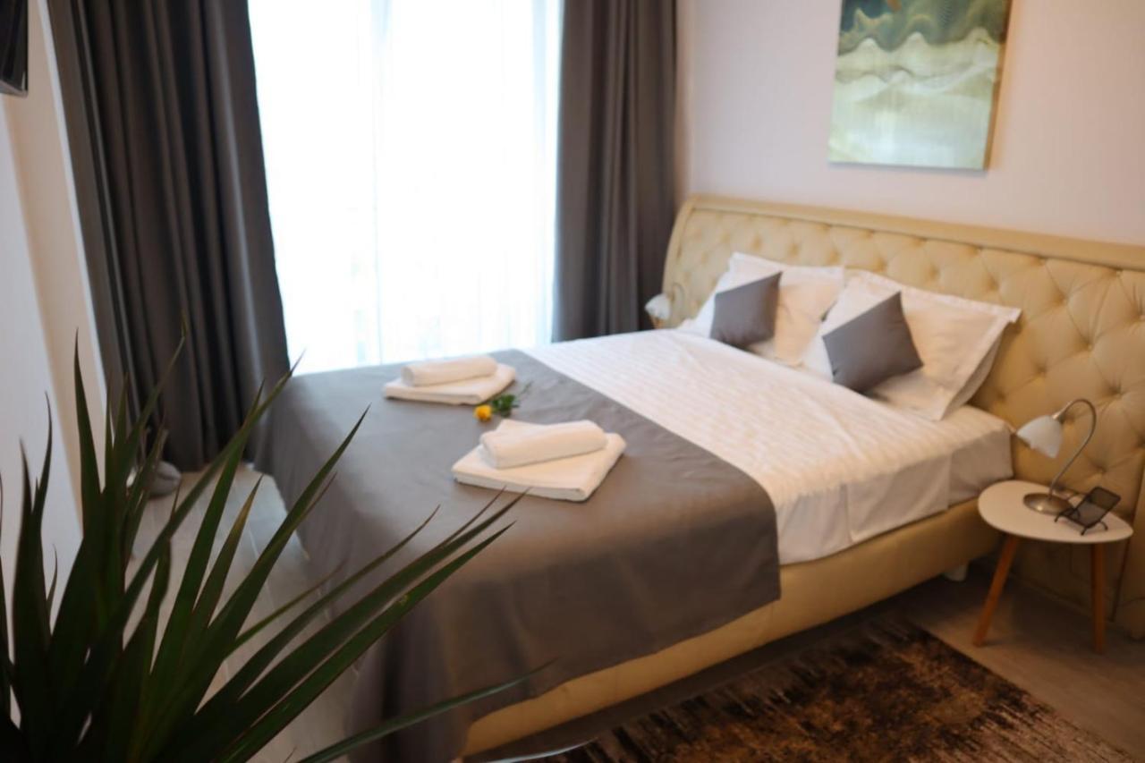 Alesea Ap-Alezzi Beach Resort นาโวดาริ ภายนอก รูปภาพ