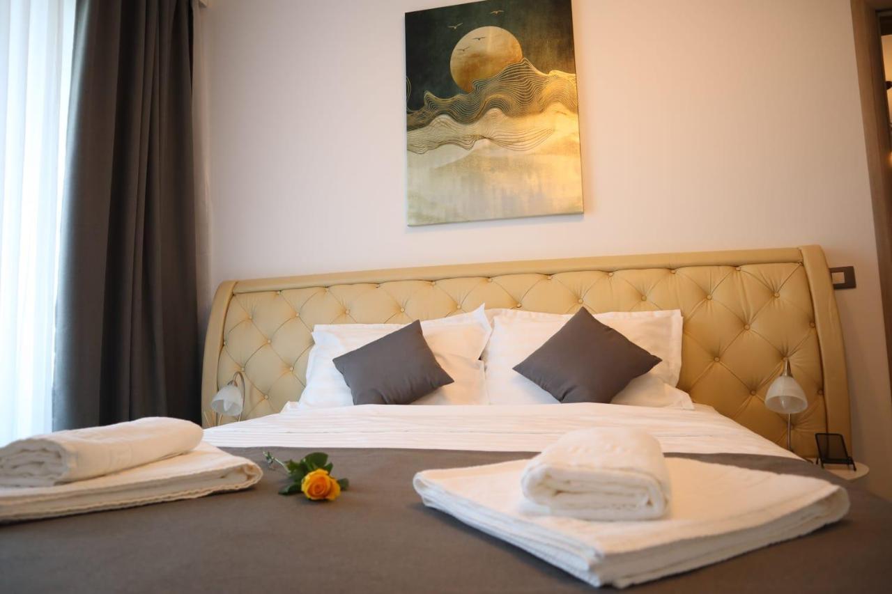 Alesea Ap-Alezzi Beach Resort นาโวดาริ ภายนอก รูปภาพ